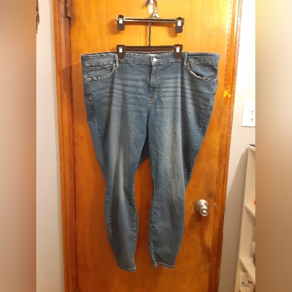 Levis Straus Signature Ladies Plus Size Mid Rise Skinny Jean